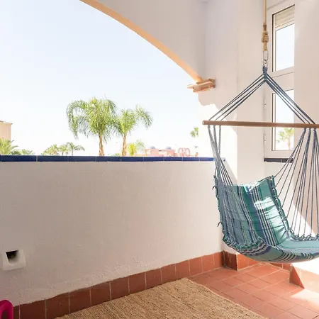 Boho Chic- Beachfront - Free Bikes - Salt Water Pool Apartmán