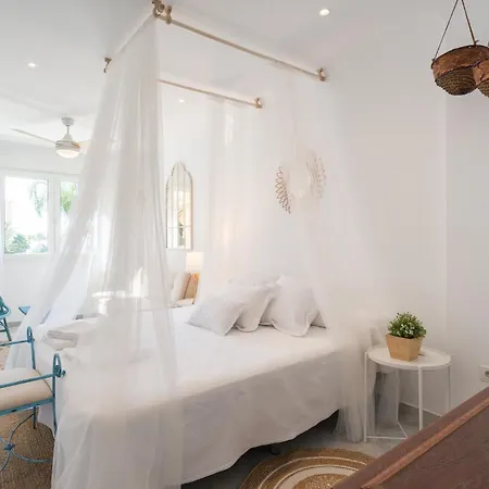 Apartmán Boho Chic- Beachfront - Free Bikes - Salt Water Pool