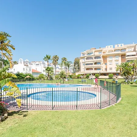 Apartment Boho Chic- Beachfront - Free Bikes - Salt Water Pool Torremolinos