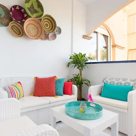 Apartment Boho Chic- Beachfront - Free Bikes - Salt Water Pool *