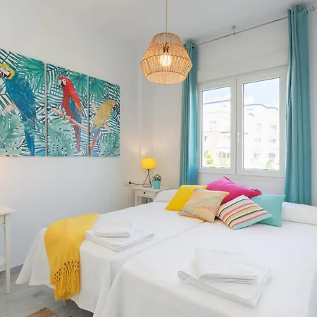 Boho Chic- Beachfront - Free Bikes - Salt Water Pool Apartment Torremolinos