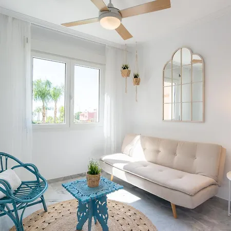 Apartment Boho Chic- Beachfront - Free Bikes - Salt Water Pool Torremolinos
