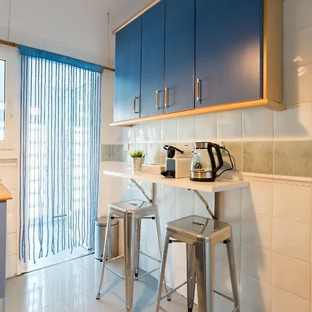 Apartment Boho Chic- Beachfront - Free Bikes - Salt Water Pool *