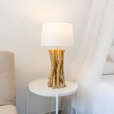 Boho Chic- Beachfront - Free Bikes - Salt Water Pool Apartment *
