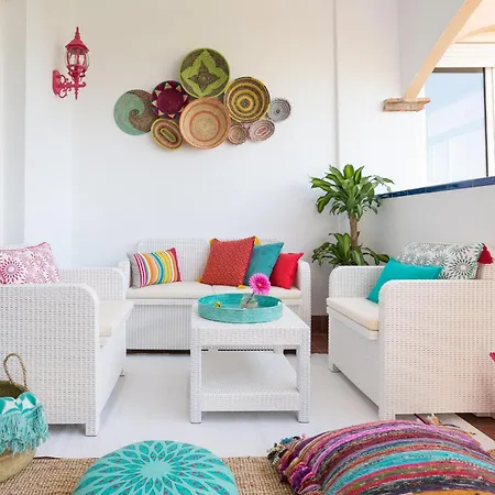 Boho Chic- Beachfront - Free Bikes - Salt Water Pool Apartment Torremolinos