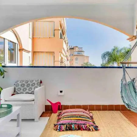Apartment Boho Chic- Beachfront - Free Bikes - Salt Water Pool