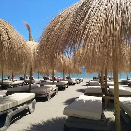 Boho Chic- Beachfront - Free Bikes - Salt Water Pool Apartment *